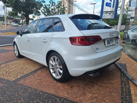 AUDI A3 1.4 16V 4P TFSI SPORTBACK S-TRONIC AUTOM�TICO, Foto 3