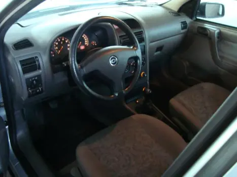 CHEVROLET Astra Hatch 2.0 4P, Foto 4