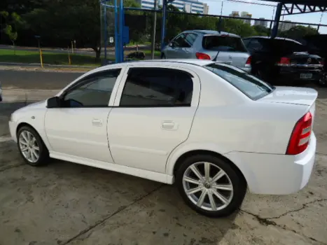 CHEVROLET Astra Sedan 1.8 4P GL, Foto 2