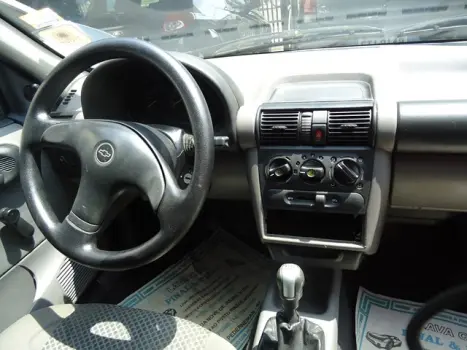 CHEVROLET Corsa Sedan 1.0 4P CLASSIC, Foto 2