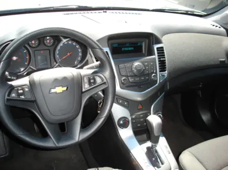 CHEVROLET Cruze Hatch 1.8 16V 4P LT ECOTEC FLEX, Foto 4
