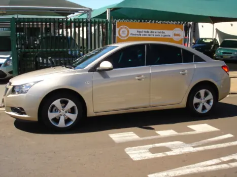 CHEVROLET Cruze Hatch 1.8 16V 4P LT ECOTEC FLEX, Foto 3