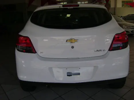 CHEVROLET Onix Hatch 1.4 4P FLEX LT, Foto 4
