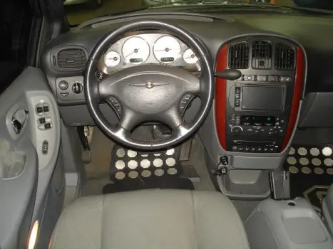 CHRYSLER Grand Caravan 3.3 V6 12V 4P SE AUTOM�TICO, Foto 3