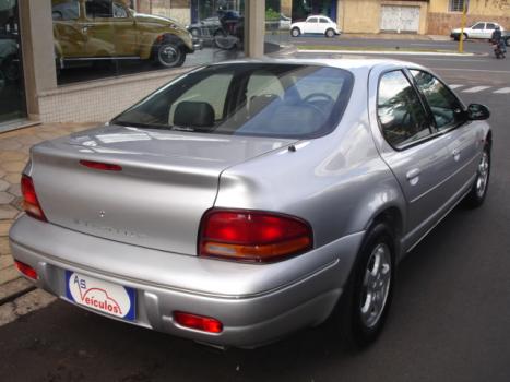 CHRYSLER Stratus LX 2.5 V6 4P, Foto 3