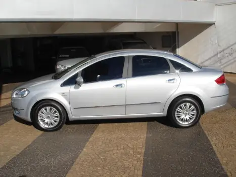FIAT Linea 1.8 16V 4P FLEX ESSENCE, Foto 3
