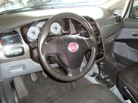 FIAT Linea 1.8 16V 4P FLEX ESSENCE, Foto 3