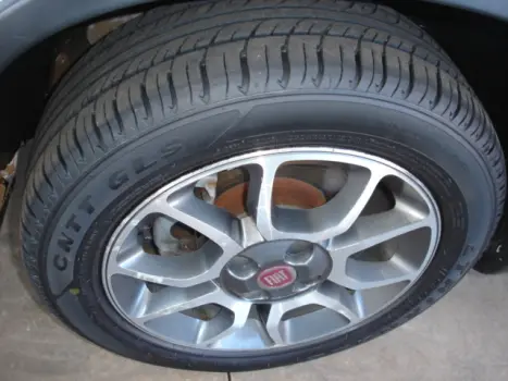 FIAT Uno 1.4 FLEX SPORTING, Foto 3