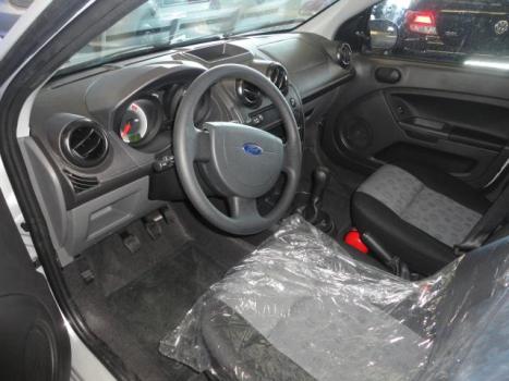 FORD Fiesta Hatch 1.6 4P, Foto 4