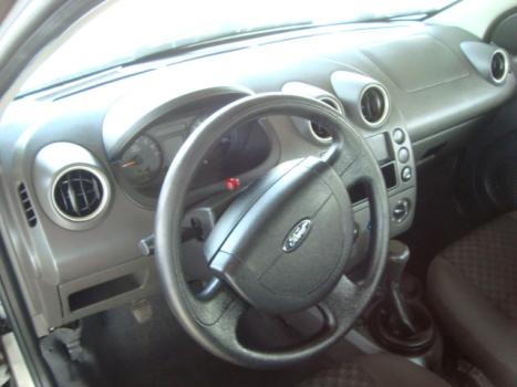 FORD Fiesta Hatch 1.0 4P FLEX, Foto 4
