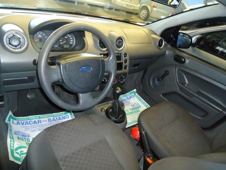 FORD Fiesta Hatch 1.6 4P, Foto 2