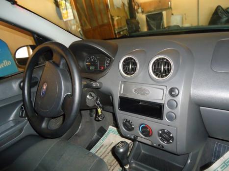 FORD Fiesta Hatch 1.6 4P, Foto 2