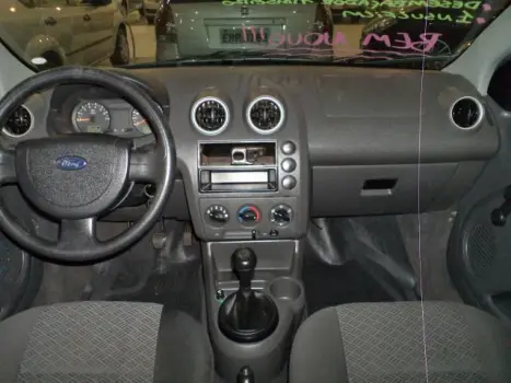 FORD Fiesta Sedan 1.0 4P PERSONALIT�, Foto 4