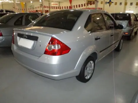 FORD Fiesta Sedan 1.0 4P PERSONALIT�, Foto 2