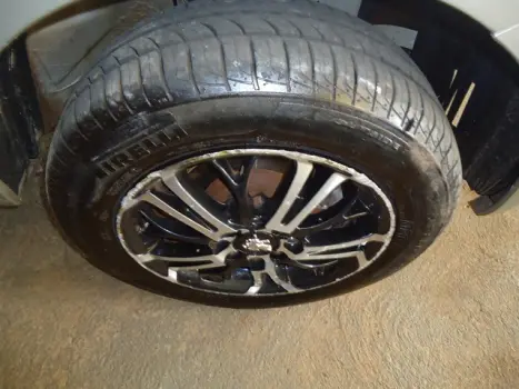 FORD Fiesta Sedan 1.6 4P FLEX, Foto 3