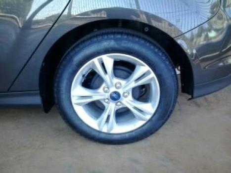 FORD Focus Hatch 1.6 4P, Foto 4