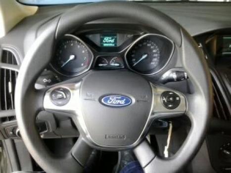 FORD Focus Hatch 1.6 4P, Foto 2