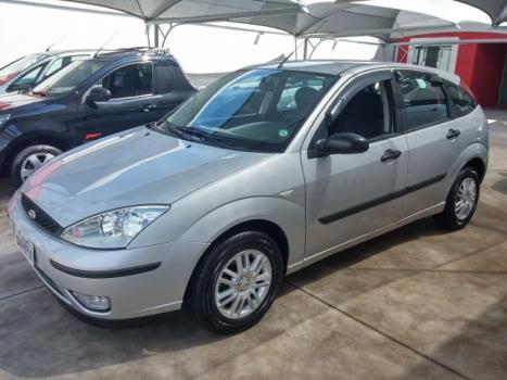 FORD Focus Hatch 1.6 4P GL, Foto 2