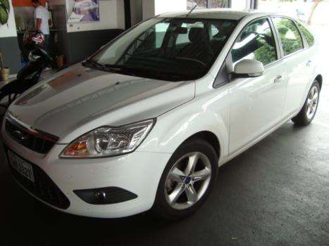 FORD Focus Hatch 1.6 4P GLX, Foto 1