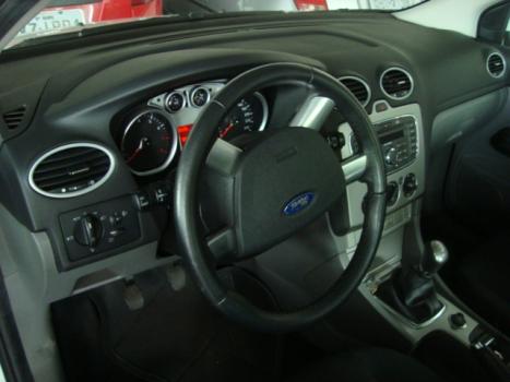 FORD Focus Hatch 1.6 4P GLX, Foto 3