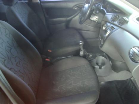 FORD Focus Hatch 1.6 4P GL, Foto 2