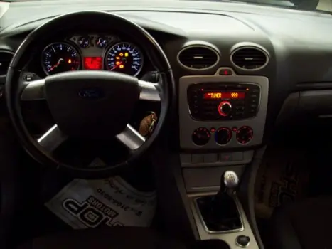 FORD Focus Hatch 1.6 16V 4P FLEX GL, Foto 4