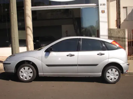 FORD Focus Hatch 1.6 4P FLEX GL, Foto 2