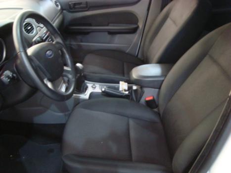 FORD Focus Hatch 1.6 4P GLX, Foto 3