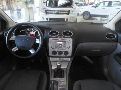 FORD Focus Hatch 2.0 16V 4P GLX, Foto 3