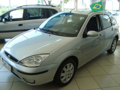FORD Focus Hatch 2.0 16V 4P GHIA, Foto 1