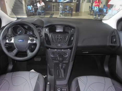 FORD Focus Sedan 2.0 16V 4P S FLEX, Foto 3