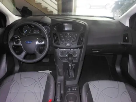 FORD Focus Sedan 2.0 16V 4P S FLEX, Foto 3