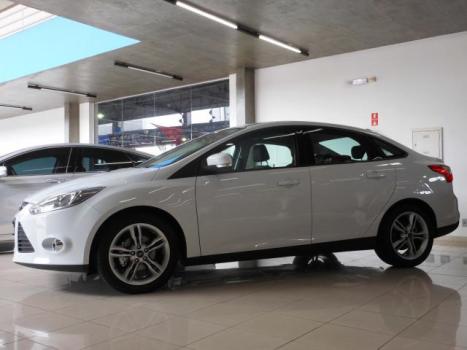 FORD Focus Sedan 2.0 16V 4P SE PLUS DIRECT FLEX, Foto 2