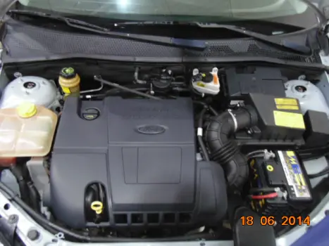 FORD Focus Sedan 2.0 16V 4P GLX FLEX, Foto 4