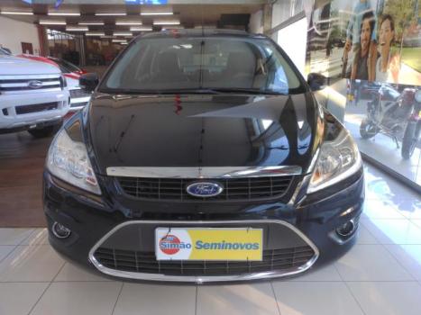 FORD Focus Sedan 2.0 16V 4P GHIA, Foto 1