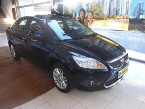 FORD Focus Sedan 2.0 16V 4P GHIA, Foto 2