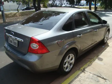 FORD Focus Sedan 2.0 16V 4P FLEX TITANIUM AUTOM�TICO, Foto 3