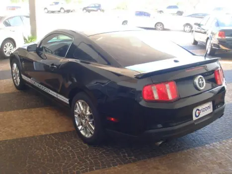 FORD Mustang 3.7 V6 24V COUP� AUTOM�TICO, Foto 2