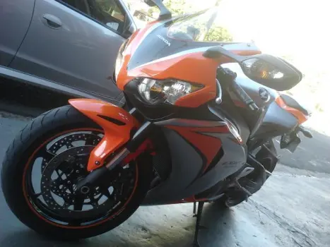 HONDA CBR 1000 RR FIRE BLADE, Foto 3