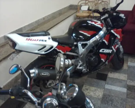 HONDA CBR 900 RR FIRE BLADE, Foto 4
