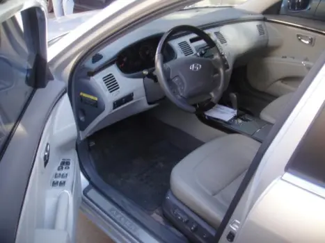 HYUNDAI Azera 3.3 V6 24V GLS AUTOM�TICO, Foto 3