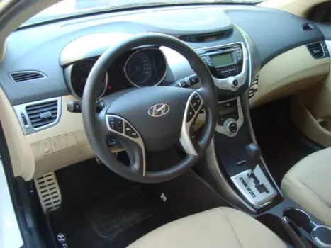 HYUNDAI Elantra 1.8 16V 4P GLS AUTOM�TICO, Foto 3