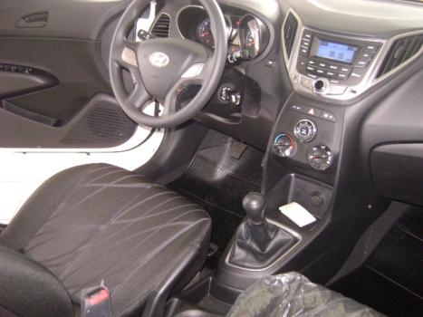 HYUNDAI HB 20 Sedan 1.0 12V 4P FLEX COMFORT PLUS, Foto 4