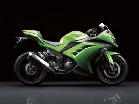 KAWASAKI Ninja 300 , Foto 1