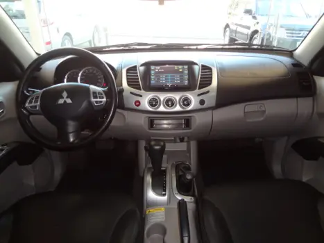 MITSUBISHI L 200 3.2 16V 4X4 TRITON HPE CABINE DUPLA, Foto 4