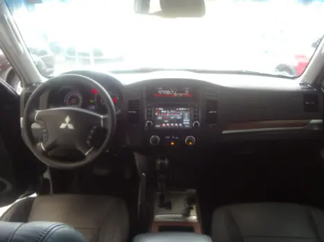 MITSUBISHI Pajero Full 3.2 16V 4P HPE 4X4 TURBO DIESEL AUTOM�TICO, Foto 3