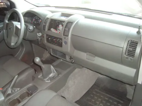 NISSAN Frontier 2.5 XE TURBO DIESEL CABINE DUPLA, Foto 4