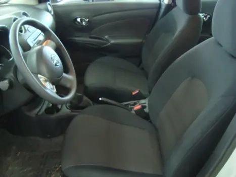 NISSAN Versa Sedan 1.6 16V 4P FLEX S, Foto 2