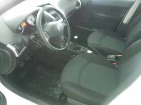 PEUGEOT 207 Hatch 1.4 4P ACTIVE FLEX, Foto 2