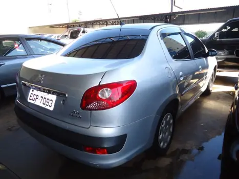 PEUGEOT 207 Sedan 1.4 4P PASSION XR FLEX, Foto 3